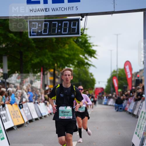 20.09.2026 - PSD Bank Halbmarathon LAZAROV Photography http://msf.ph/oto/10526050 20.09.2026 12:07:04 Ziel 1264, 1381, 2219, 3033, 4007, 4691 meine-sportfotos.de