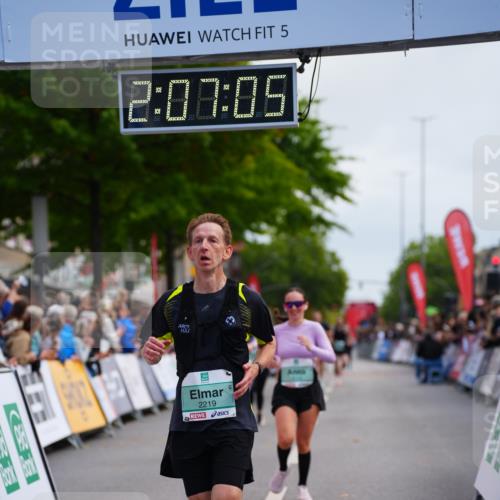 20.09.2026 - PSD Bank Halbmarathon LAZAROV Photography http://msf.ph/oto/10526061 20.09.2026 12:07:04 Ziel 1264, 1381, 2219, 3033, 4007, 4691 meine-sportfotos.de