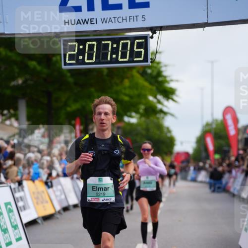 20.09.2026 - PSD Bank Halbmarathon LAZAROV Photography http://msf.ph/oto/10526066 20.09.2026 12:07:04 Ziel 1264, 1381, 2219, 3033, 4007, 4691 meine-sportfotos.de
