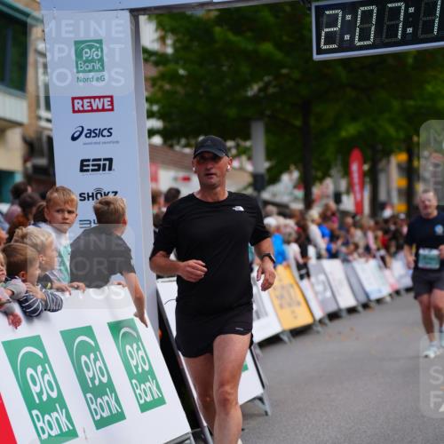 20.09.2026 - PSD Bank Halbmarathon LAZAROV Photography http://msf.ph/oto/10526244 20.09.2026 12:07:12 Ziel 1368, 1381, 2219, 3033, 3373, 3648, 4637 meine-sportfotos.de