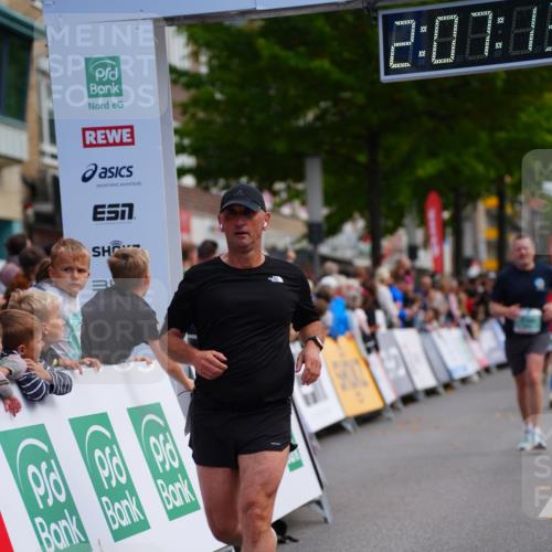 20.09.2026 - PSD Bank Halbmarathon LAZAROV Photography http://msf.ph/oto/10526249 20.09.2026 12:07:12 Ziel 1368, 1381, 2219, 3033, 3373, 3648, 4637 meine-sportfotos.de