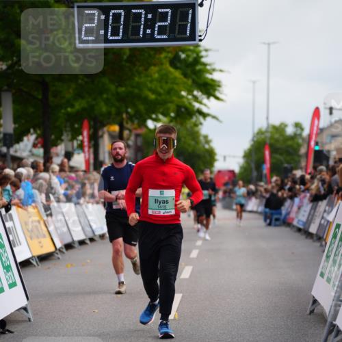 20.09.2026 - PSD Bank Halbmarathon LAZAROV Photography http://msf.ph/oto/10526355 20.09.2026 12:07:21 Ziel 1415, 3493, 3648, 4124, 4637 meine-sportfotos.de