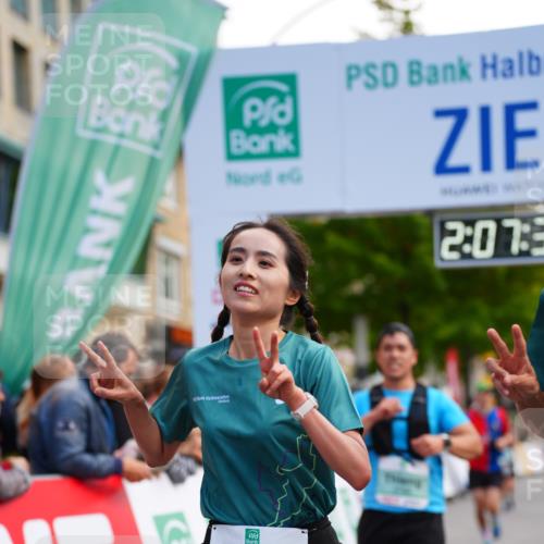 20.09.2026 - PSD Bank Halbmarathon LAZAROV Photography http://msf.ph/oto/10526680 20.09.2026 12:07:36 Ziel 1376, 1875, 2190, 2559, 2796, 3352, 3667, 4424 meine-sportfotos.de