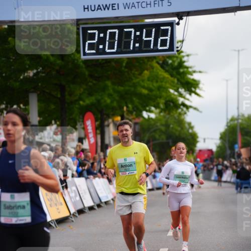 20.09.2026 - PSD Bank Halbmarathon LAZAROV Photography http://msf.ph/oto/10526767 20.09.2026 12:07:42 Ziel 1522, 1622, 1968, 2652, 2796, 4424 meine-sportfotos.de