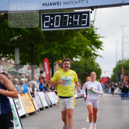 20.09.2026 - PSD Bank Halbmarathon LAZAROV Photography http://msf.ph/oto/10526784 20.09.2026 12:07:42 Ziel 1522, 1622, 1968, 2652, 2796, 4424 meine-sportfotos.de