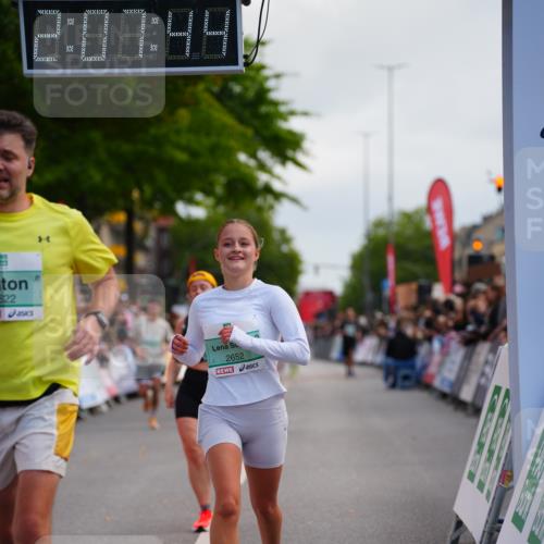 20.09.2026 - PSD Bank Halbmarathon LAZAROV Photography http://msf.ph/oto/10526810 20.09.2026 12:07:44 Ziel 1522, 1622, 1968, 2652, 4424 meine-sportfotos.de