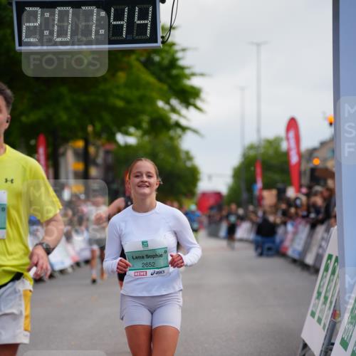 20.09.2026 - PSD Bank Halbmarathon LAZAROV Photography http://msf.ph/oto/10526826 20.09.2026 12:07:44 Ziel 1522, 1622, 1968, 2652, 4424 meine-sportfotos.de