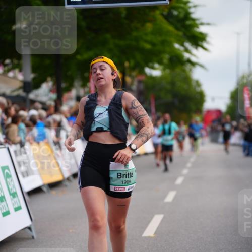 20.09.2026 - PSD Bank Halbmarathon LAZAROV Photography http://msf.ph/oto/10526859 20.09.2026 12:07:46 Ziel 1522, 1622, 1968, 2652, 3378, 4424 meine-sportfotos.de