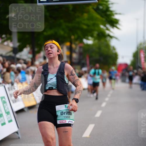 20.09.2026 - PSD Bank Halbmarathon LAZAROV Photography http://msf.ph/oto/10526873 20.09.2026 12:07:46 Ziel 1522, 1622, 1968, 2652, 3378, 4424 meine-sportfotos.de
