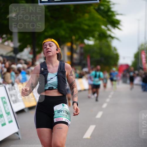 20.09.2026 - PSD Bank Halbmarathon LAZAROV Photography http://msf.ph/oto/10526879 20.09.2026 12:07:46 Ziel 1522, 1622, 1968, 2652, 3378, 4424 meine-sportfotos.de