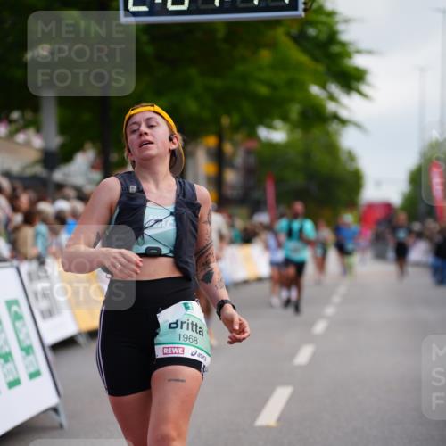 20.09.2026 - PSD Bank Halbmarathon LAZAROV Photography http://msf.ph/oto/10526886 20.09.2026 12:07:46 Ziel 1522, 1622, 1968, 2652, 3378, 4424 meine-sportfotos.de