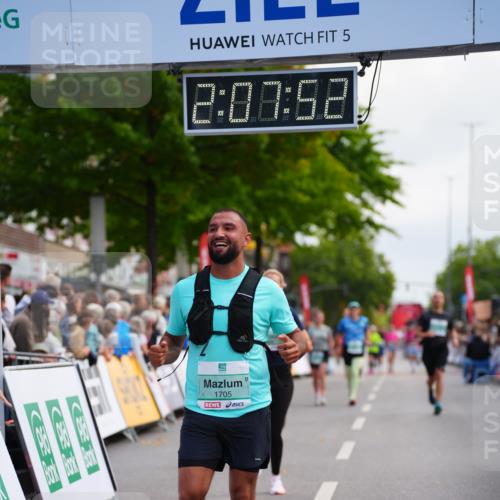 20.09.2026 - PSD Bank Halbmarathon LAZAROV Photography http://msf.ph/oto/10526974 20.09.2026 12:07:52 Ziel 1600, 1705, 1968, 3219, 3378, 4776 meine-sportfotos.de