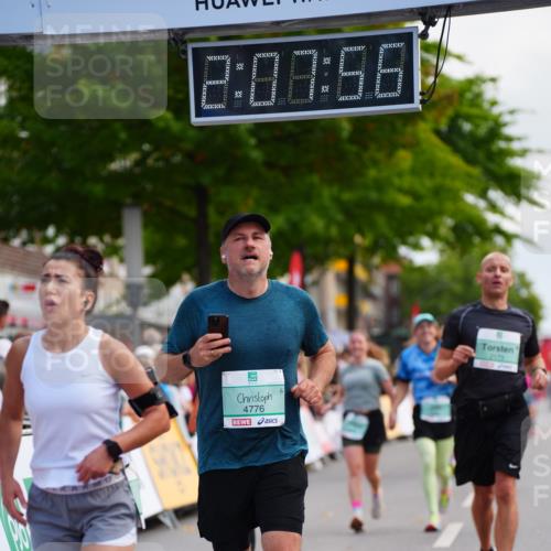 20.09.2026 - PSD Bank Halbmarathon LAZAROV Photography http://msf.ph/oto/10527048 20.09.2026 12:07:56 Ziel 1238, 1600, 1705, 2173, 3219, 3378, 3486, 3487, 4776 meine-sportfotos.de