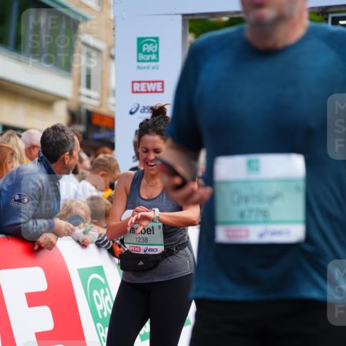20.09.2026 - PSD Bank Halbmarathon LAZAROV Photography http://msf.ph/oto/10527111 20.09.2026 12:07:59 Ziel 1238, 1600, 1705, 2173, 2499, 3219, 3486, 3487, 4502, 4776 meine-sportfotos.de