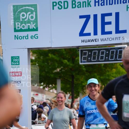 20.09.2026 - PSD Bank Halbmarathon LAZAROV Photography http://msf.ph/oto/10527125 20.09.2026 12:08:00 Ziel 1238, 1600, 1705, 2173, 2499, 3219, 3486, 3487, 4502, 4776 meine-sportfotos.de