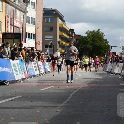 20.09.2026 - PSD Bank Halbmarathon J. Mangold http://msf.ph/oto/10527137 20.09.2026 12:09:09 Ziel 1065, 1066, 1176, 2405, 3658, 4064, 4240, 4559 meine-sportfotos.de