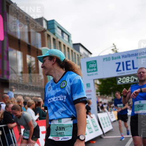 20.09.2026 - PSD Bank Halbmarathon LAZAROV Photography http://msf.ph/oto/10527200 20.09.2026 12:08:03 Ziel 1238, 2173, 2499, 3219, 3486, 3487, 4502, 4776 meine-sportfotos.de