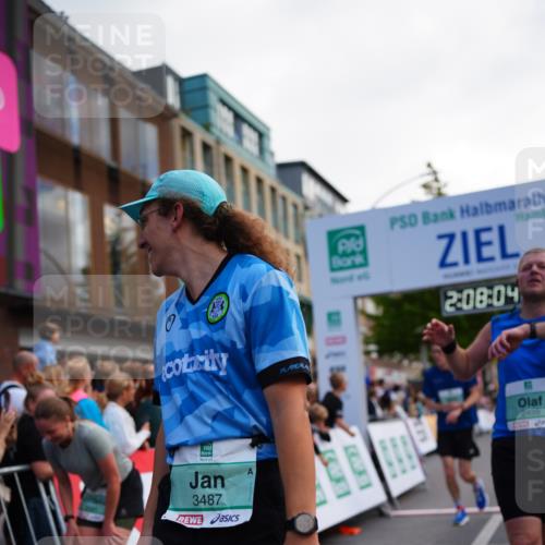 20.09.2026 - PSD Bank Halbmarathon LAZAROV Photography http://msf.ph/oto/10527209 20.09.2026 12:08:03 Ziel 1238, 2173, 2499, 3219, 3486, 3487, 4502, 4776 meine-sportfotos.de