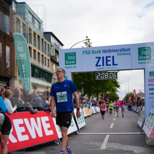 20.09.2026 - PSD Bank Halbmarathon LAZAROV Photography http://msf.ph/oto/10527280 20.09.2026 12:08:05 Ziel 1228, 1238, 2173, 2499, 3486, 3487, 4502 meine-sportfotos.de