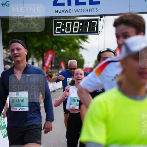 20.09.2026 - PSD Bank Halbmarathon LAZAROV Photography http://msf.ph/oto/10527676 20.09.2026 12:08:17 Ziel 1228, 1886, 2298, 2340, 2875, 2905, 2970, 3128, 3130, 3466, 3753 meine-sportfotos.de