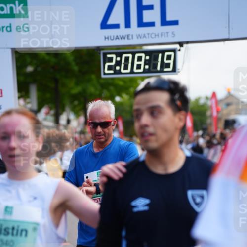 20.09.2026 - PSD Bank Halbmarathon LAZAROV Photography http://msf.ph/oto/10527743 20.09.2026 12:08:19 Ziel 1886, 2298, 2340, 2875, 2905, 2970, 3753 meine-sportfotos.de