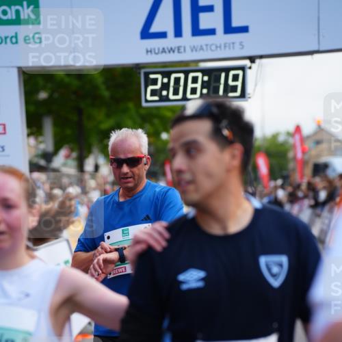20.09.2026 - PSD Bank Halbmarathon LAZAROV Photography http://msf.ph/oto/10527760 20.09.2026 12:08:19 Ziel 1886, 2298, 2340, 2875, 2905, 2970, 3753 meine-sportfotos.de