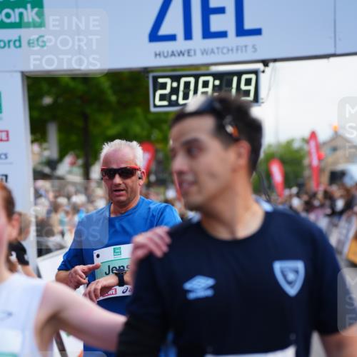 20.09.2026 - PSD Bank Halbmarathon LAZAROV Photography http://msf.ph/oto/10527772 20.09.2026 12:08:19 Ziel 1886, 2298, 2340, 2875, 2905, 2970, 3753 meine-sportfotos.de