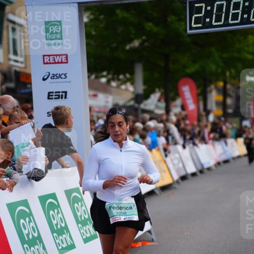20.09.2026 - PSD Bank Halbmarathon LAZAROV Photography http://msf.ph/oto/10527824 20.09.2026 12:08:22 Ziel 1886, 2298, 2340, 2905, 2970 meine-sportfotos.de