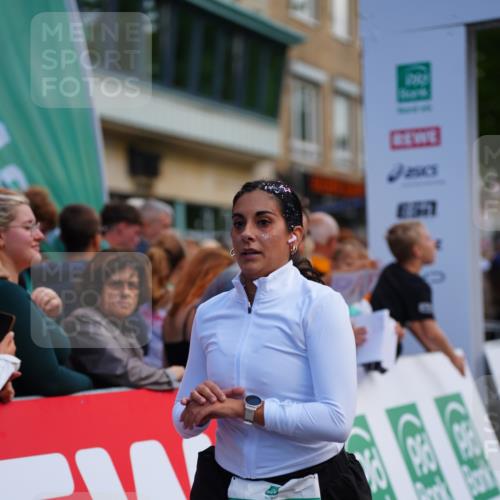 20.09.2026 - PSD Bank Halbmarathon LAZAROV Photography http://msf.ph/oto/10527913 20.09.2026 12:08:23 Ziel 2298, 2340, 2905 meine-sportfotos.de