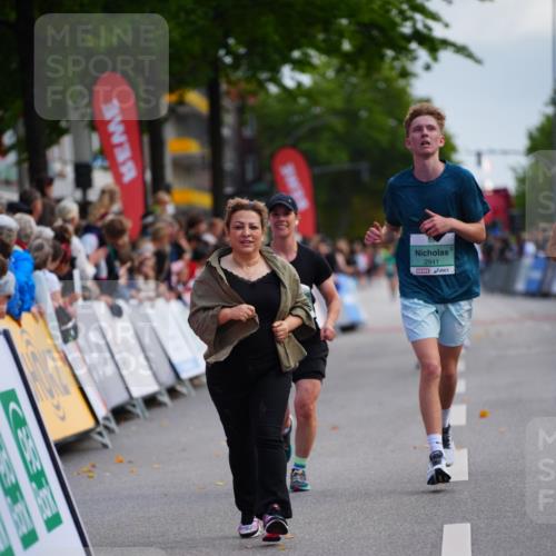 20.09.2026 - PSD Bank Halbmarathon LAZAROV Photography http://msf.ph/oto/10527968 20.09.2026 12:08:34 Ziel 1229, 2478, 2941 meine-sportfotos.de