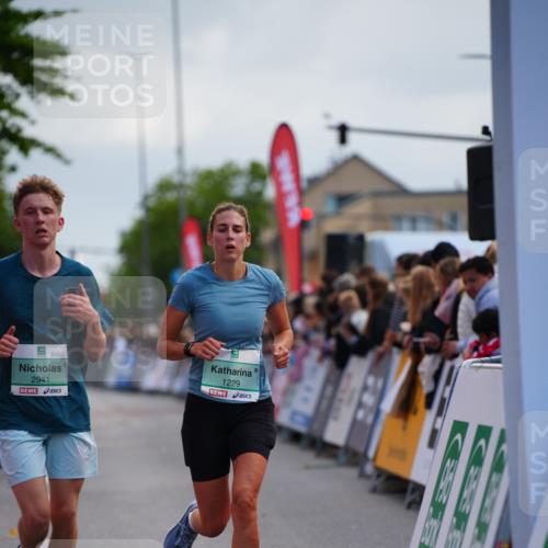 20.09.2026 - PSD Bank Halbmarathon LAZAROV Photography http://msf.ph/oto/10528030 20.09.2026 12:08:35 Ziel 1229, 2478, 2941 meine-sportfotos.de