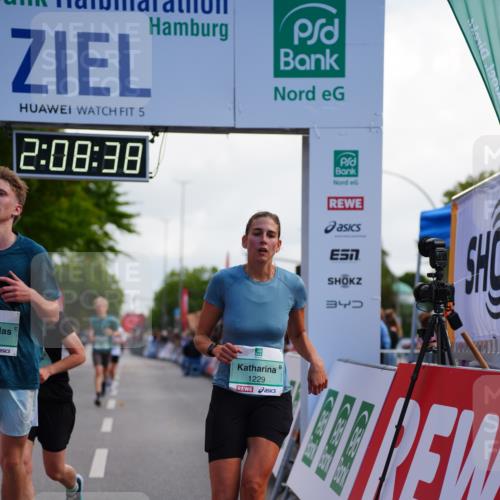 20.09.2026 - PSD Bank Halbmarathon LAZAROV Photography http://msf.ph/oto/10528073 20.09.2026 12:08:38 Ziel 1229, 2478, 2941, 4613 meine-sportfotos.de