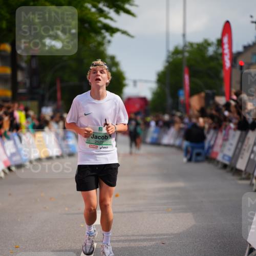 20.09.2026 - PSD Bank Halbmarathon LAZAROV Photography http://msf.ph/oto/10528149 20.09.2026 12:08:44 Ziel 1229, 2478, 2522, 2941, 4613 meine-sportfotos.de