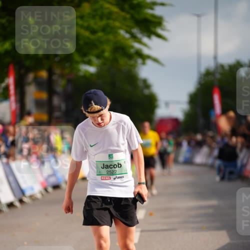 20.09.2026 - PSD Bank Halbmarathon LAZAROV Photography http://msf.ph/oto/10528203 20.09.2026 12:08:45 Ziel 2478, 2522, 4613 meine-sportfotos.de