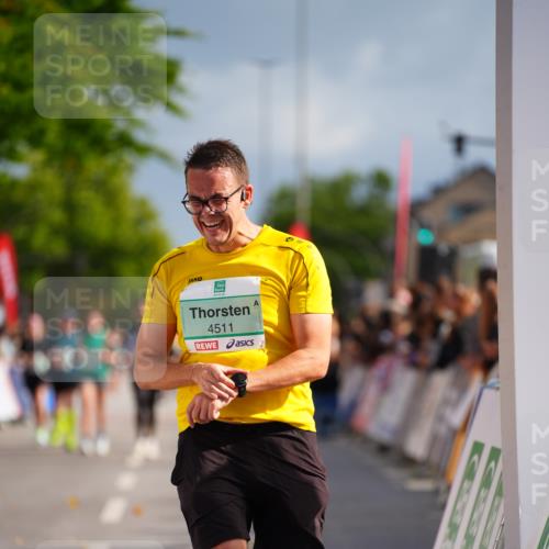 20.09.2026 - PSD Bank Halbmarathon LAZAROV Photography http://msf.ph/oto/10528262 20.09.2026 12:08:53 Ziel 2522, 4511 meine-sportfotos.de