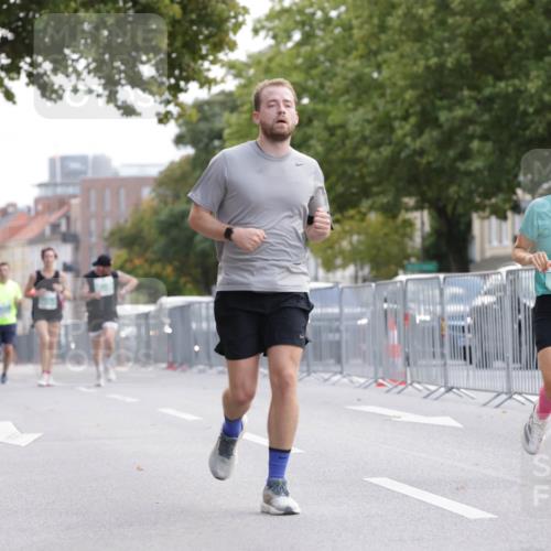20.09.2026 - PSD Bank Halbmarathon Jannik Wohlers http://msf.ph/oto/10528316 20.09.2026 12:11:00 Laufen 1066, 1065 meine-sportfotos.de