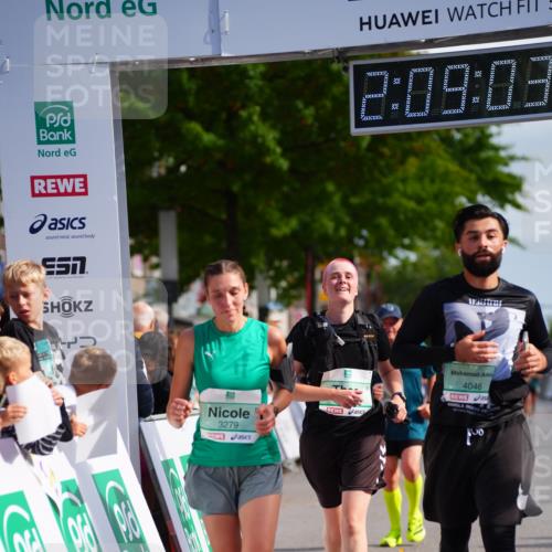 20.09.2026 - PSD Bank Halbmarathon LAZAROV Photography http://msf.ph/oto/10528396 20.09.2026 12:09:02 Ziel 2621, 3279, 3690, 4046 meine-sportfotos.de