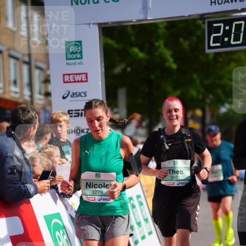 20.09.2026 - PSD Bank Halbmarathon LAZAROV Photography http://msf.ph/oto/10528430 20.09.2026 12:09:03 Ziel 2621, 3279, 3690, 4046 meine-sportfotos.de