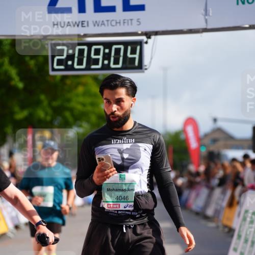 20.09.2026 - PSD Bank Halbmarathon LAZAROV Photography http://msf.ph/oto/10528456 20.09.2026 12:09:04 Ziel 2621, 3279, 3690, 4046 meine-sportfotos.de