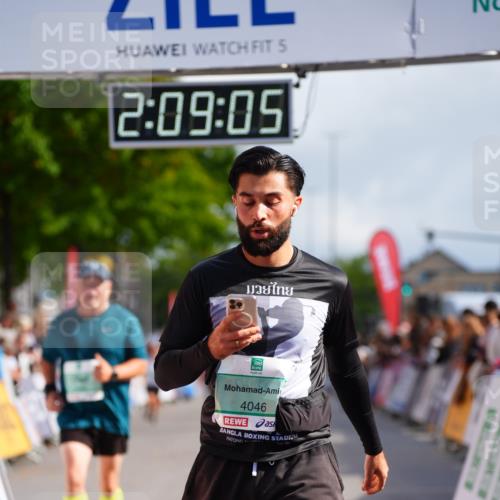 20.09.2026 - PSD Bank Halbmarathon LAZAROV Photography http://msf.ph/oto/10528469 20.09.2026 12:09:04 Ziel 2621, 3279, 3690, 4046 meine-sportfotos.de