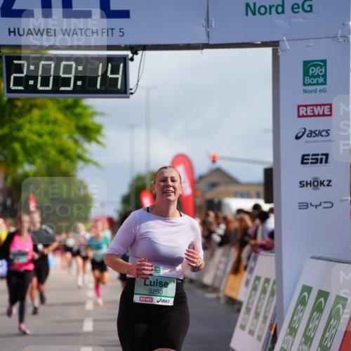 20.09.2026 - PSD Bank Halbmarathon LAZAROV Photography http://msf.ph/oto/10528603 20.09.2026 12:09:13 Ziel 1066, 1290, 1534, 1945, 2188, 3250, 3432 meine-sportfotos.de