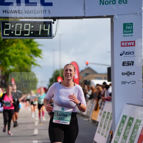 20.09.2026 - PSD Bank Halbmarathon LAZAROV Photography http://msf.ph/oto/10528607 20.09.2026 12:09:14 Ziel 1065, 1066, 1290, 1534, 1945, 2188, 3250, 3432, 4240 meine-sportfotos.de