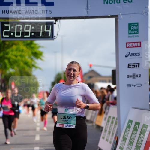 20.09.2026 - PSD Bank Halbmarathon LAZAROV Photography http://msf.ph/oto/10528617 20.09.2026 12:09:14 Ziel 1065, 1066, 1290, 1534, 1945, 2188, 3250, 3432, 4240 meine-sportfotos.de
