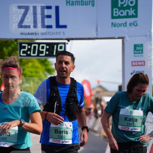 20.09.2026 - PSD Bank Halbmarathon LAZAROV Photography http://msf.ph/oto/10528755 20.09.2026 12:09:19 Ziel 1065, 1066, 1290, 1534, 1945, 2188, 2405, 3250, 3432, 4240, 4559 meine-sportfotos.de