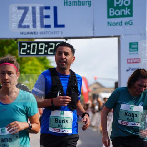 20.09.2026 - PSD Bank Halbmarathon LAZAROV Photography http://msf.ph/oto/10528765 20.09.2026 12:09:19 Ziel 1065, 1066, 1290, 1534, 1945, 2188, 2405, 3250, 3432, 4240, 4559 meine-sportfotos.de