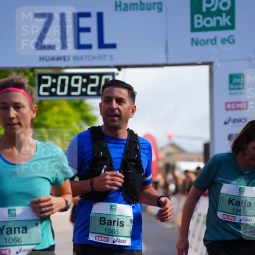 20.09.2026 - PSD Bank Halbmarathon LAZAROV Photography http://msf.ph/oto/10528770 20.09.2026 12:09:19 Ziel 1065, 1066, 1290, 1534, 1945, 2188, 2405, 3250, 3432, 4240, 4559 meine-sportfotos.de