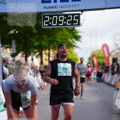 20.09.2026 - PSD Bank Halbmarathon LAZAROV Photography http://msf.ph/oto/10528895 20.09.2026 12:09:24 Ziel 1065, 1066, 1945, 2405, 3432, 3658, 4064, 4240, 4559 meine-sportfotos.de