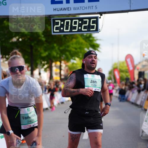 20.09.2026 - PSD Bank Halbmarathon LAZAROV Photography http://msf.ph/oto/10528905 20.09.2026 12:09:24 Ziel 1065, 1066, 1945, 2405, 3432, 3658, 4064, 4240, 4559 meine-sportfotos.de