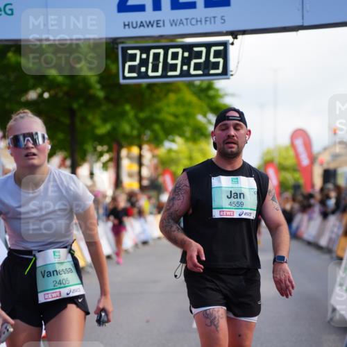 20.09.2026 - PSD Bank Halbmarathon LAZAROV Photography http://msf.ph/oto/10528915 20.09.2026 12:09:25 Ziel 1065, 1066, 2405, 3658, 4064, 4240, 4559 meine-sportfotos.de