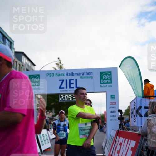 20.09.2026 - PSD Bank Halbmarathon LAZAROV Photography http://msf.ph/oto/10529071 20.09.2026 12:09:37 Ziel 1031, 1167, 1176, 2198, 2526, 3137, 3339, 3813, 3816, 4030, 4233, 4234, 4563 meine-sportfotos.de